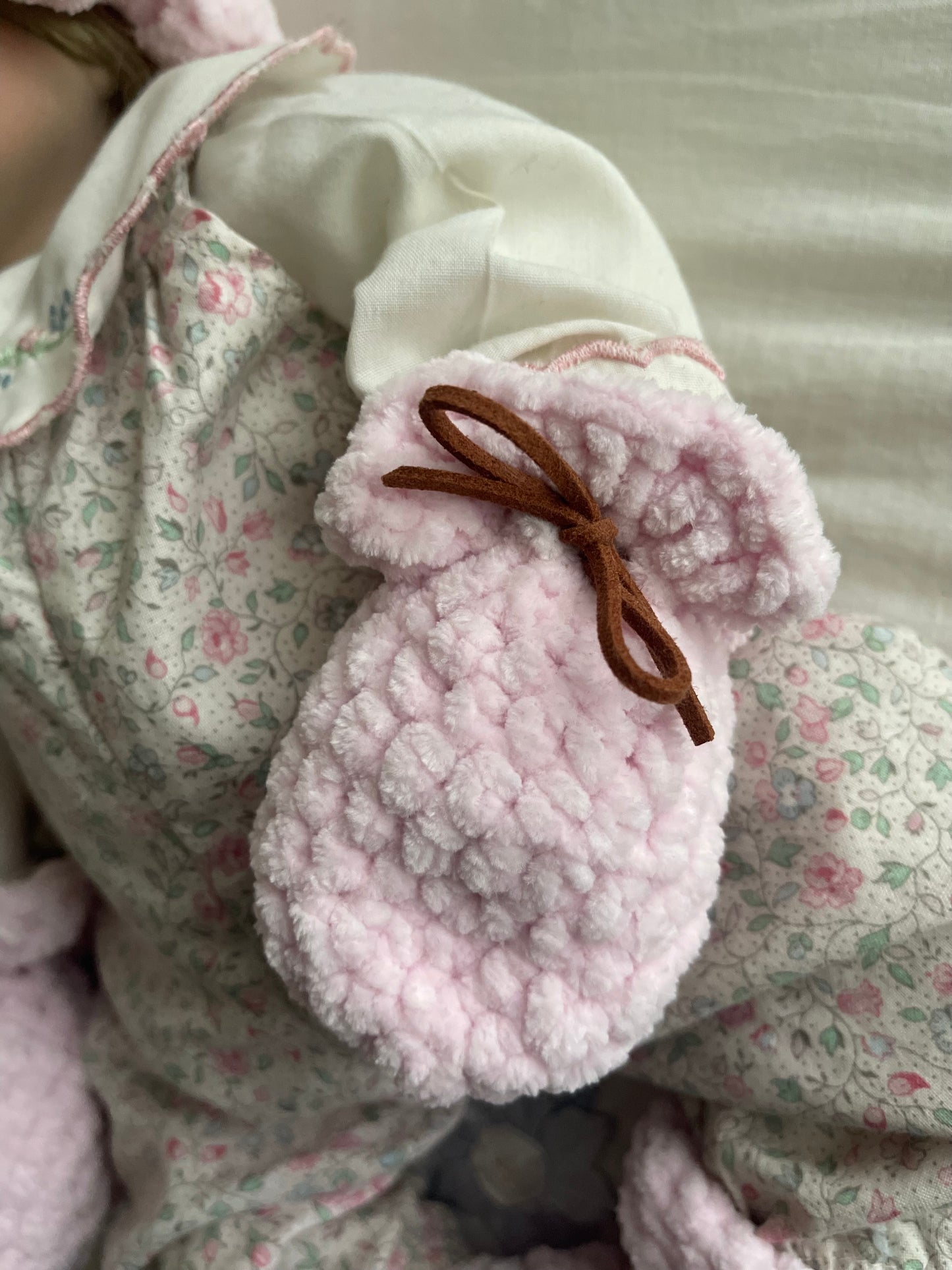 Baby Mittens (Baby Pink)