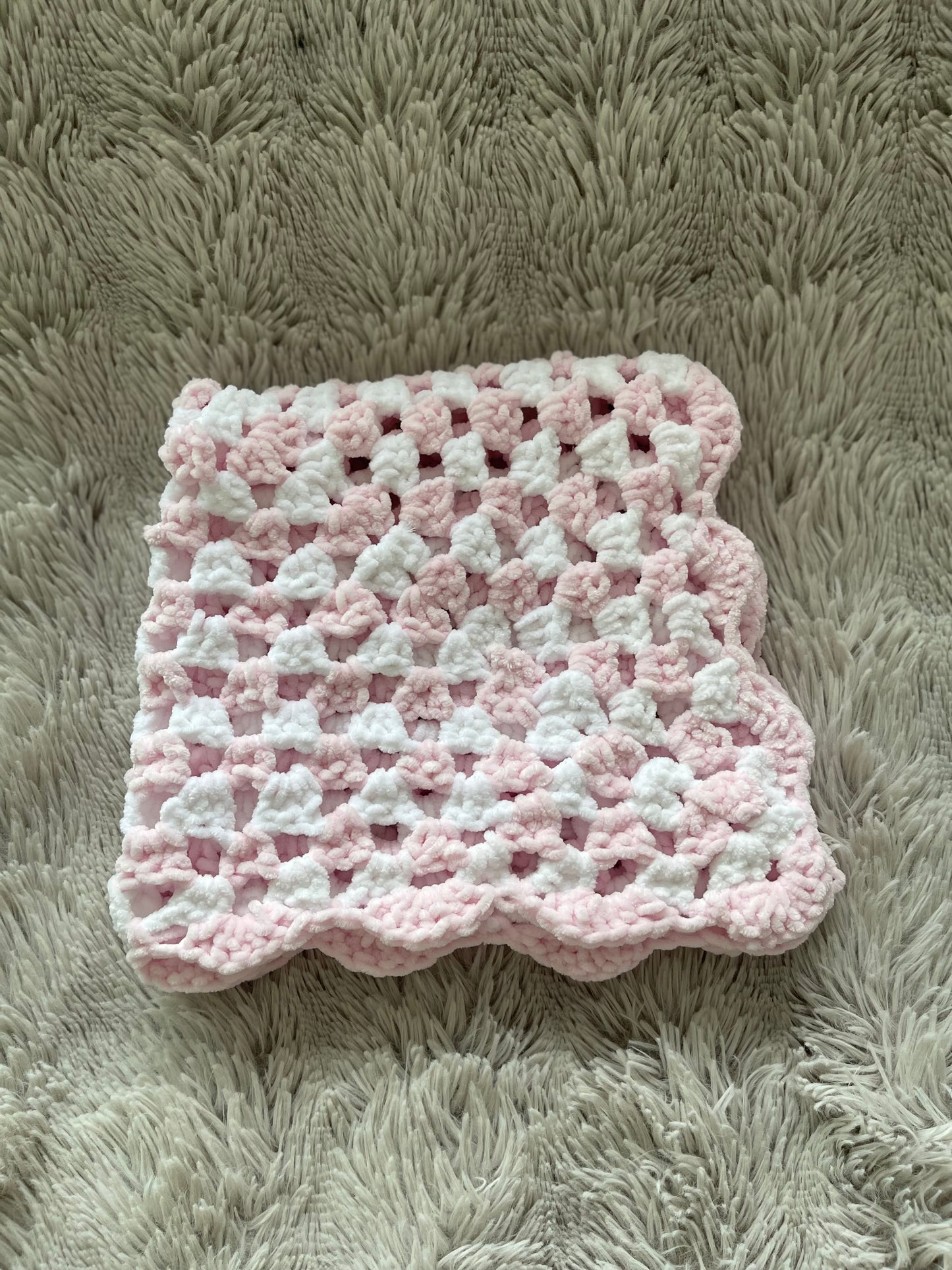 Granny Stitch Baby Blanket (Baby Pink & White)