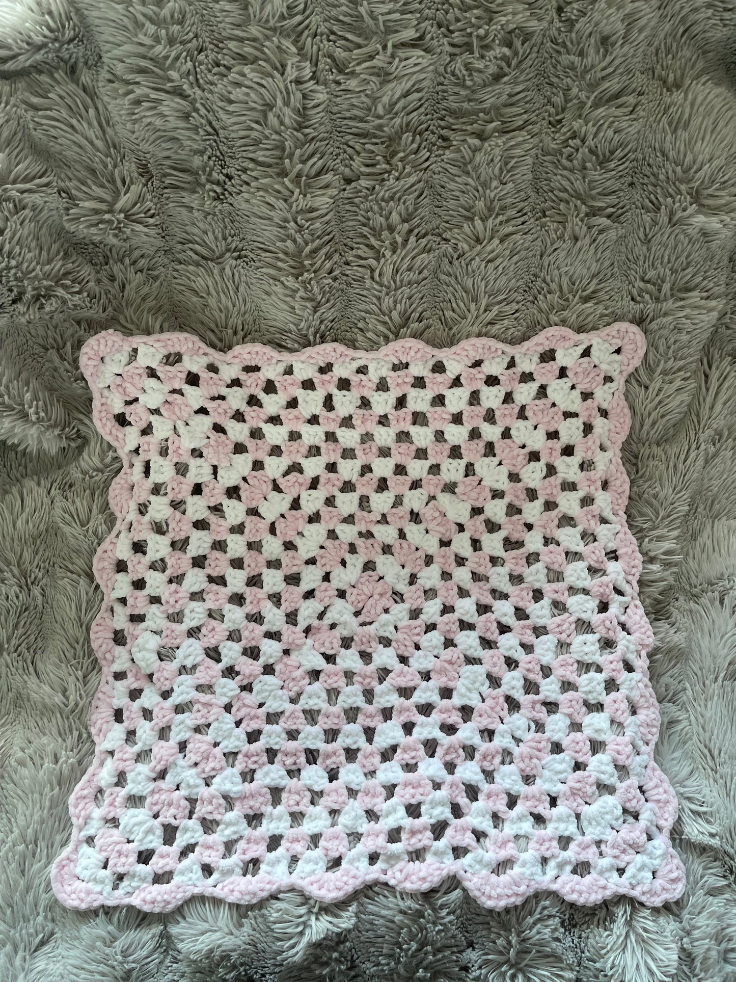 Granny Stitch Baby Blanket (Baby Pink & White)